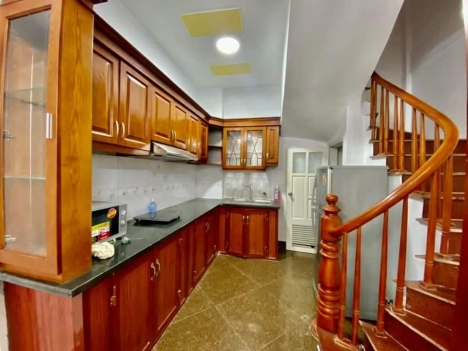 BÁN NHÀ CẦU GIẤY-LÔ GÓC-60M RA MẶT PHỐ-FULL ĐỒ-45m-CHỈ 4TỶ