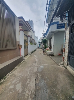 Nhà 2 mặt tiền, Q7, Huỳnh Tấn Phát ,Giá 5.75 tỷ, 4x15m2, 3 Tầng, 3PN, 3WC, Sổ vuông vức, công chứng