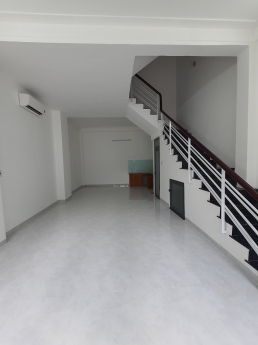 Bán nhà 4 tầng TTTP Nha Trang DTSD:184m², Giá 8,5 tỷ