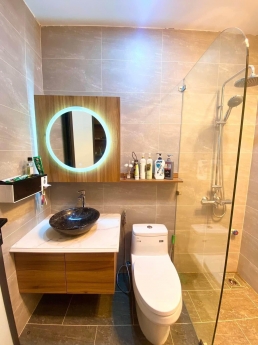 Bán nhà thị trấn CHÚC SƠN, 43M2 X 4 tầng, lô góc Ô TÔ  đỗ cửa, nhỉnh 2 tỷ.