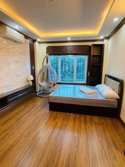 Cách đường 30m, Hoàng Hoa Thám 40m x 5 tầng, MT 4m, giá 4.65 tỷ