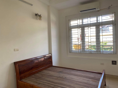 Tân Mai 40m2 ô tô 7 chỗ đỗ cửa  giá 4 tỷ có nhà 41m2