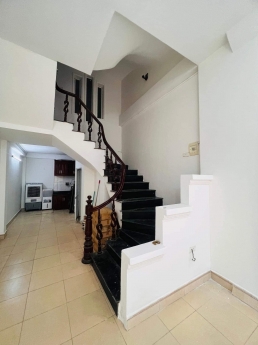 Tân Mai 40m2 ô tô 7 chỗ đỗ cửa  giá 4 tỷ có nhà 41m2