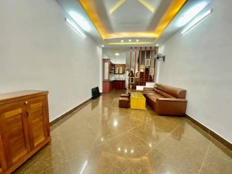 BÁN NHÀ CẦU GIẤY-LÔ GÓC-60M RA MẶT PHỐ-FULL ĐỒ-45m-CHỈ 4TỶ