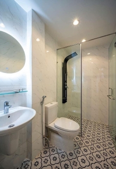 Nhà hoàn thiện như hình 1 trệt 1 lửng 3 lầu MT TA21 liền kề UBND Q12, giá 5.9 tỷ