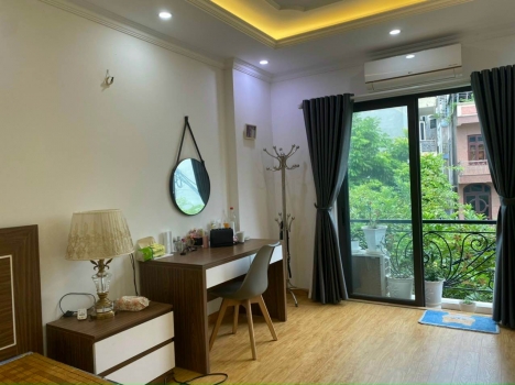 Bán nhà thị trấn CHÚC SƠN, 43M2 X 4 tầng, lô góc Ô TÔ  đỗ cửa, nhỉnh 2 tỷ.