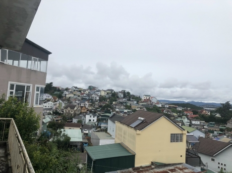 Cần bán đất XD liên kế phố view thoáng ngay trung tâm hẻm 27 Lê Hồng Phong, P4, Đà Lạt