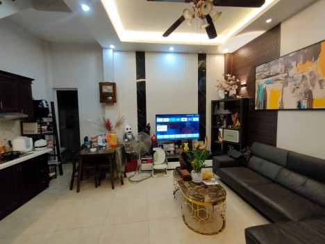 Bán nhà riêng ngõ 71 Nguyễn Lương Bằng 35m2× 5tầng × mặt tiền 5,6m.
Giá : 4.65 Tỷ