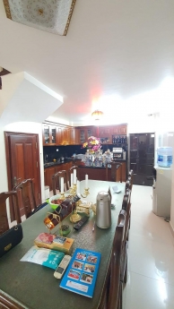 Bán nhà phố Văn Cao - Ba Đình, nhà đẹp, 50m2 x 6 tầng, giá 6.3 tỷ