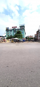 BÁN NHÀ DÒNG TIỀN NGỌC THUỴ, LÔ GÓC, Ô TÔ, NHIỀU TIỆN ÍCH, 45M2x9M
