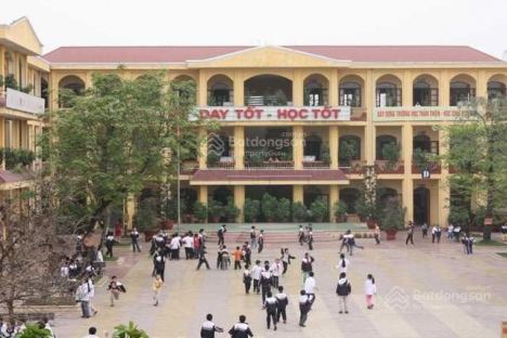 Bán trường học 5000m2 giá 40tr/m2 đang hoạt động sổ đỏ lâu dài trung tâm Quận Long Biên
