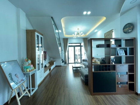 Cần bán gấp nhà đẹp đường Vạn Thành, Đà Lạt giá chỉ 6 tỷ