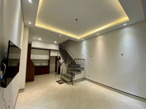 BÁN NHÀ NGÕ 197 PHÚC LỢI 5 TẦNG 38M  MỚI TINH CHỈ XÁCH VALY VỀ Ở  CHỈ 2 TỶ 6