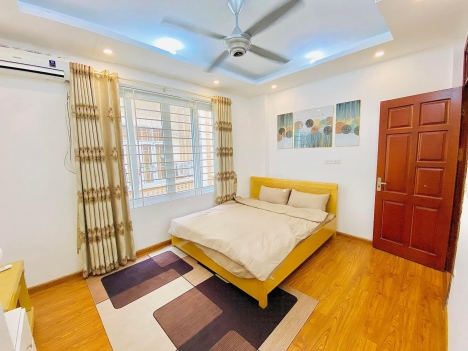 BÁN NHÀ CẦU GIẤY-LÔ GÓC-60M RA MẶT PHỐ-FULL ĐỒ-45m-CHỈ 4TỶ