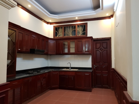 BÁN NHÀ PHỐ QUAN HOA QUẬN CẦU GIẤY 60m2 x 5 T 8.2 TỶ Ô TÔ KD