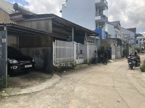 Cần bán đất XD liên kế phố view thoáng ngay trung tâm hẻm 27 Lê Hồng Phong, P4, Đà Lạt