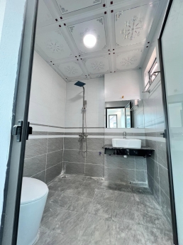 CẦN BÁN NHANH NHÀ MỚI KÍNH KOONG LÔ GÓC, ĐA SỸ, HÀ ĐÔNG, DT32, 5 TẦNG, GIÁ NHỈNH 4 TỶ, CÓ TL