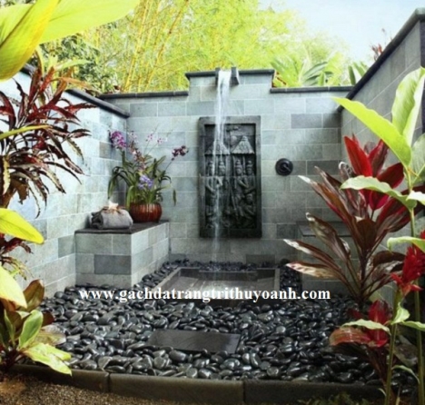 Sỏi đen bóng trang trí biệt thự sân vườn