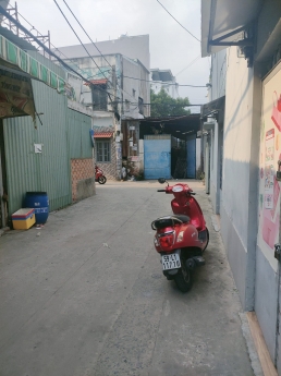 Xem ngay chờ chi, Nhà xe tải 8x16, Đông Bắc, Q12, đang thu 350tr.năm