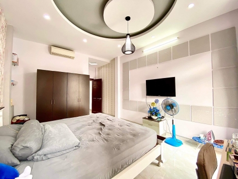 Nhà Đẹp HXH Nguyễn Sơn, 5x17 (86m), 4 Tầng + Sân Thượng Chỉ 8.x Tỷ
