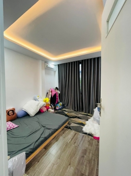 Xem ngay chờ chi, Nhà 3 tầng, mt nhựa Thân Nhân Trung, DTSD 60m. 5ty