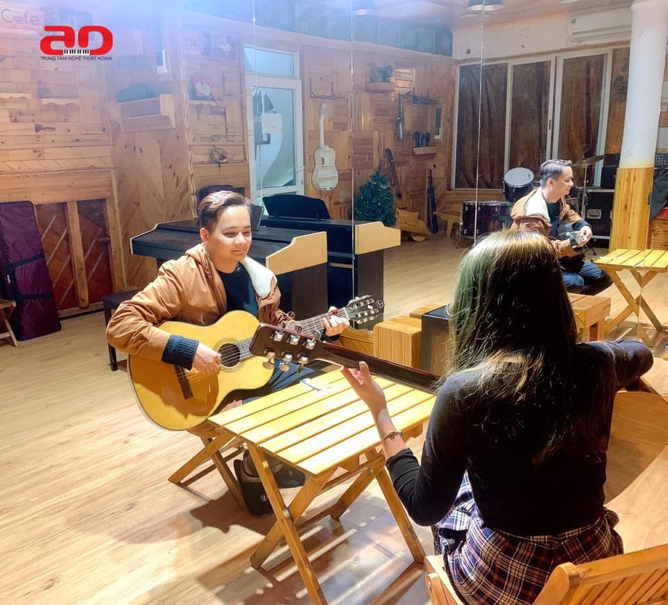 Dạy học đàn Guitar – Số 1 Hà Nội về chất lượng dạy