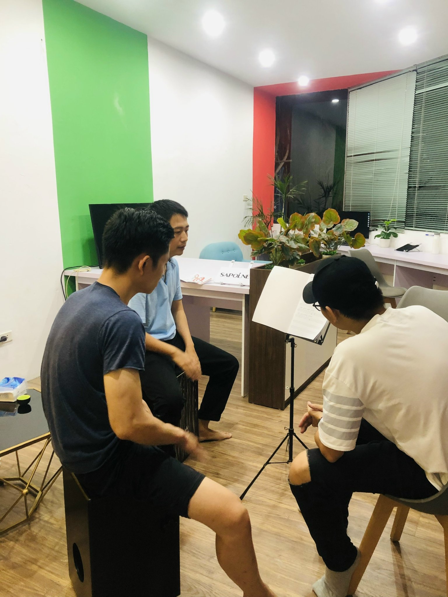 Lớp online và offline dành cho trống Cajon tại ADAM