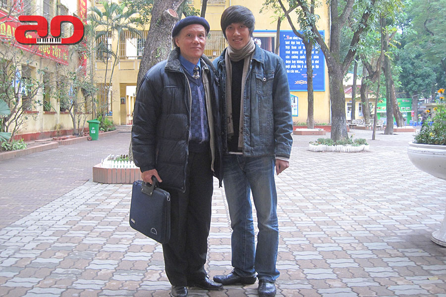 Nhạc sĩ Hoàng lân-cố vấn giảng dạy TT Nghệ Thuật Adam