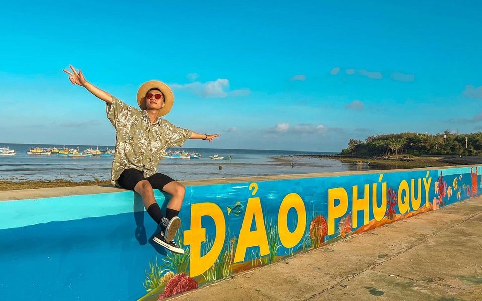 Du Lịch Phú Quý khám phà cùng SGC tourist 