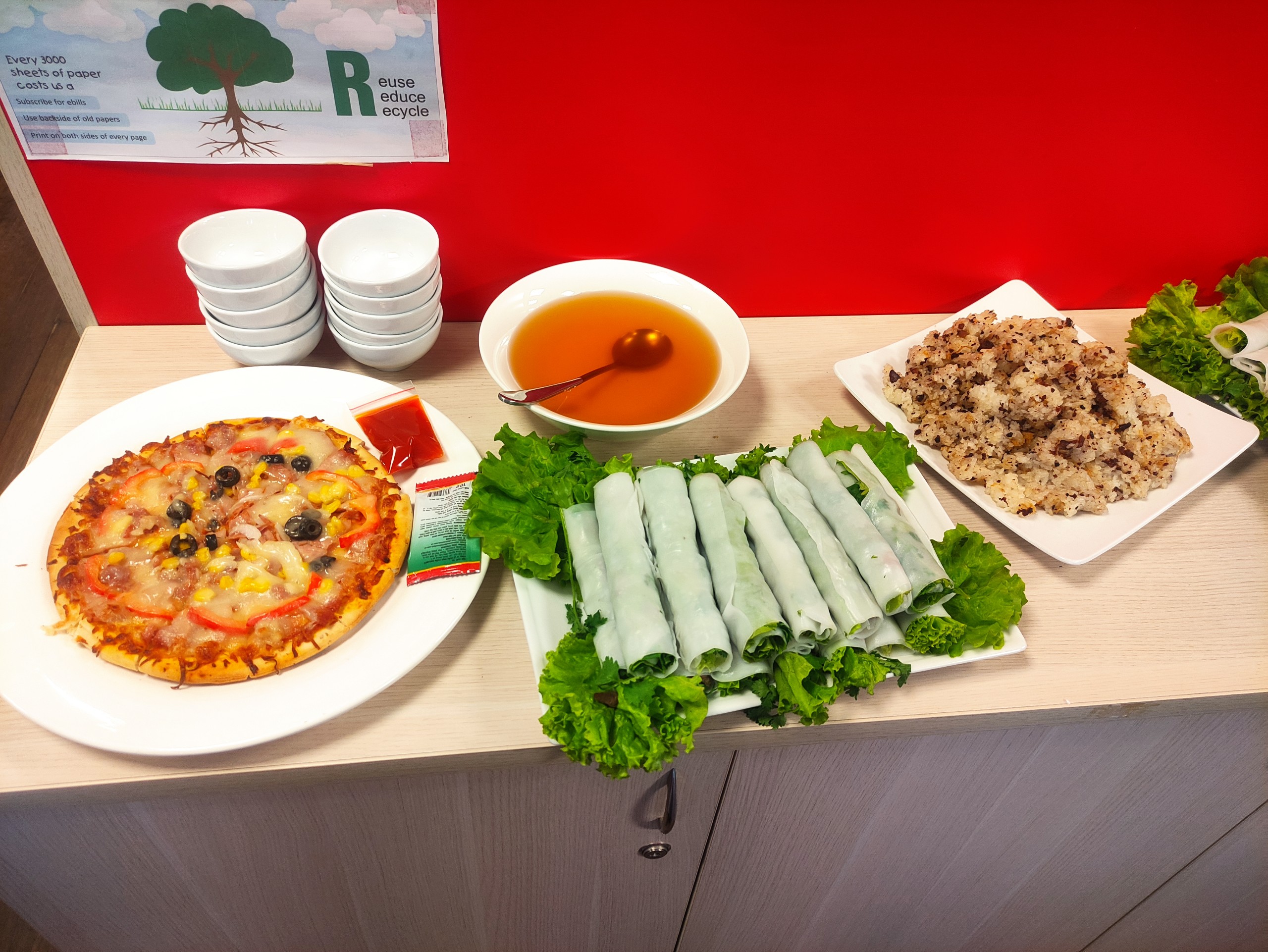 Tổ chức tiệc buffet, thức ăn tự phục vụ tại bàn