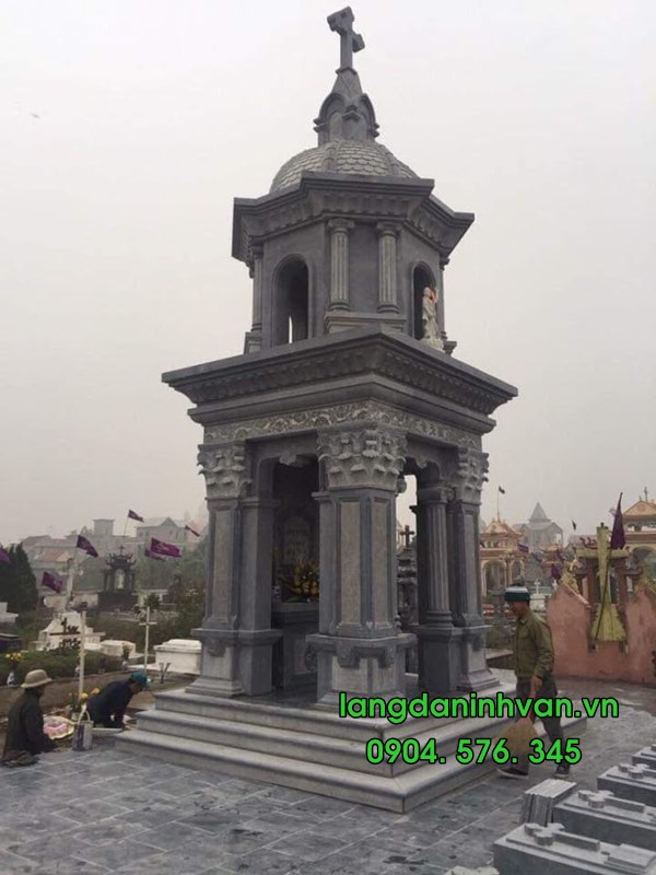 Tháp phật giáo đẹp được làm bằng đá tự nhiên