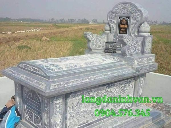 Mộ tam cấp bằng đá  đẹp chạm khắc tinh tế