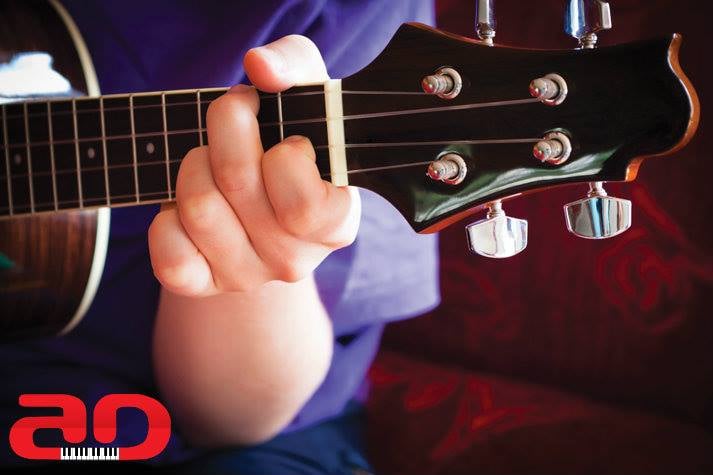DẠY HỌC UKULELE TỪ CƠ BẢN ĐẾN NÂNG CAO - TRUNG TÂM ADAM