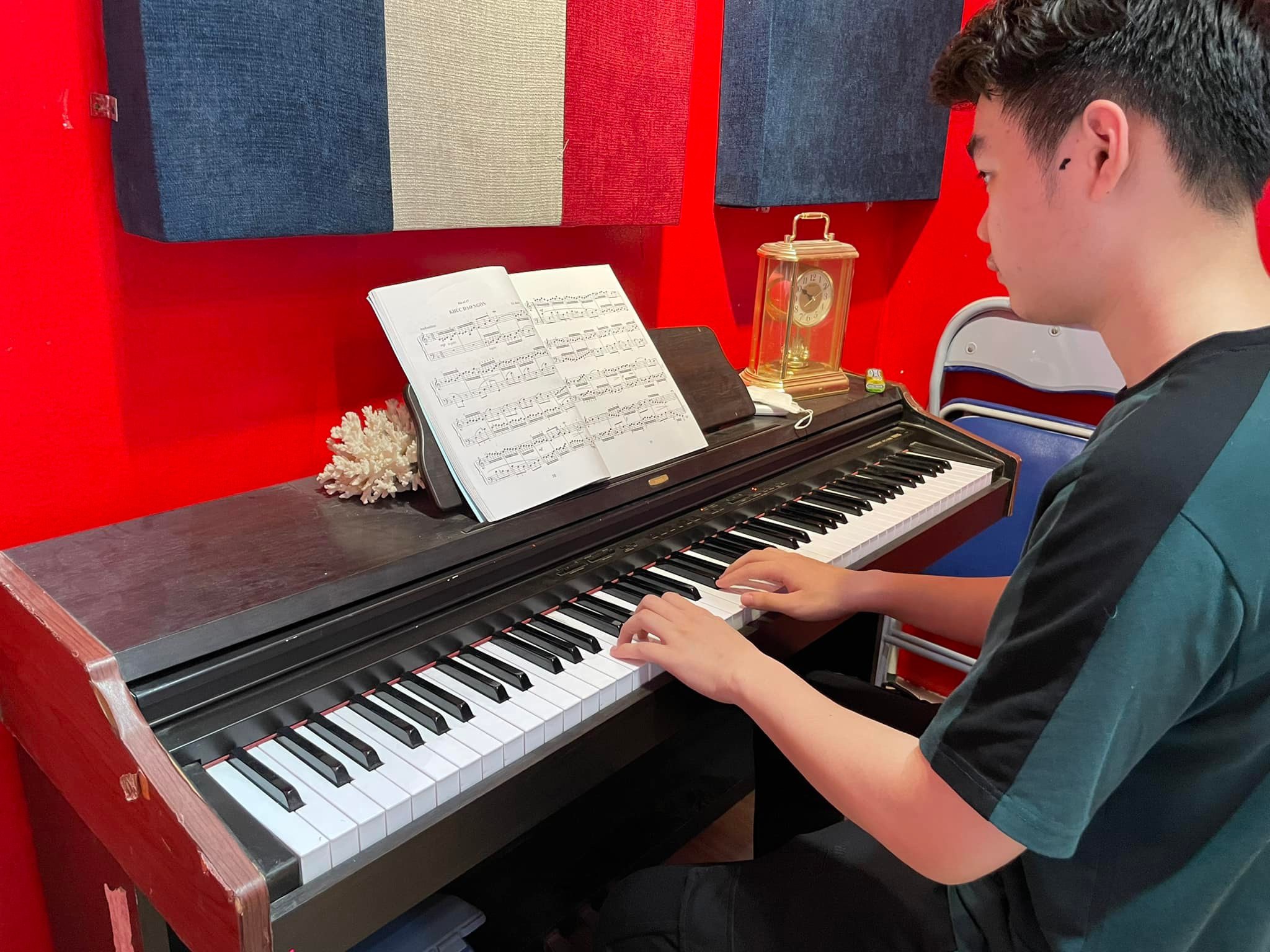BẠN ĐANG TÌM KHÓA HỌC PIANO? HÃY ĐẾN VỚI ADAM