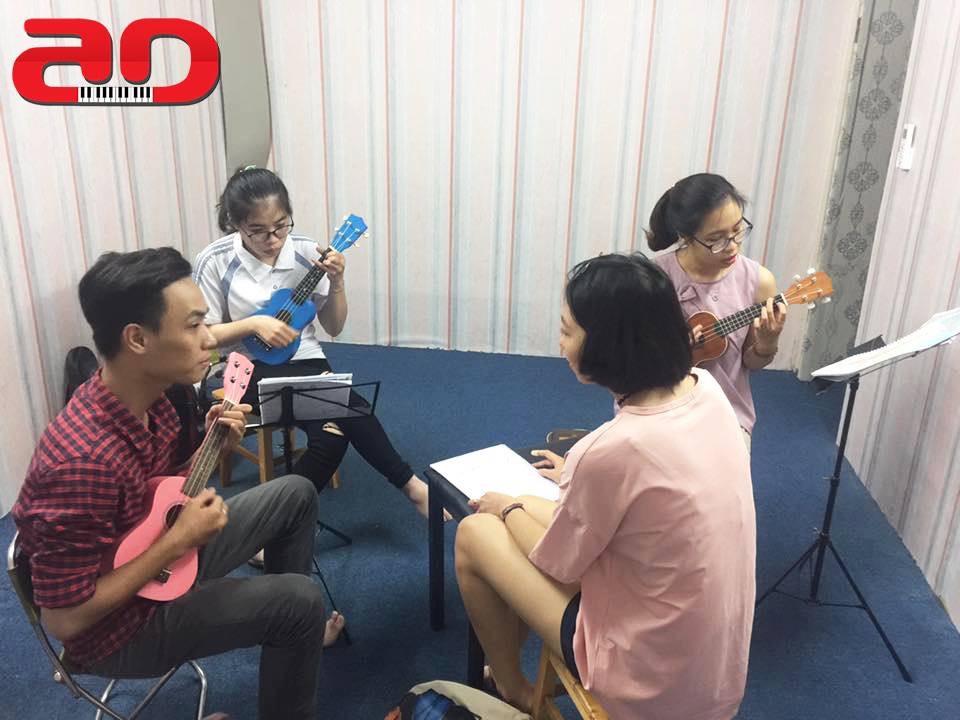 Nhiều bạn trẻ có nhu cầu học ukulele nhưng chưa bieest nên học ở đâu ?