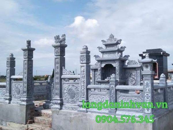 Những  khu  lăng  mộ đẹp bằng đá tự nhiên
