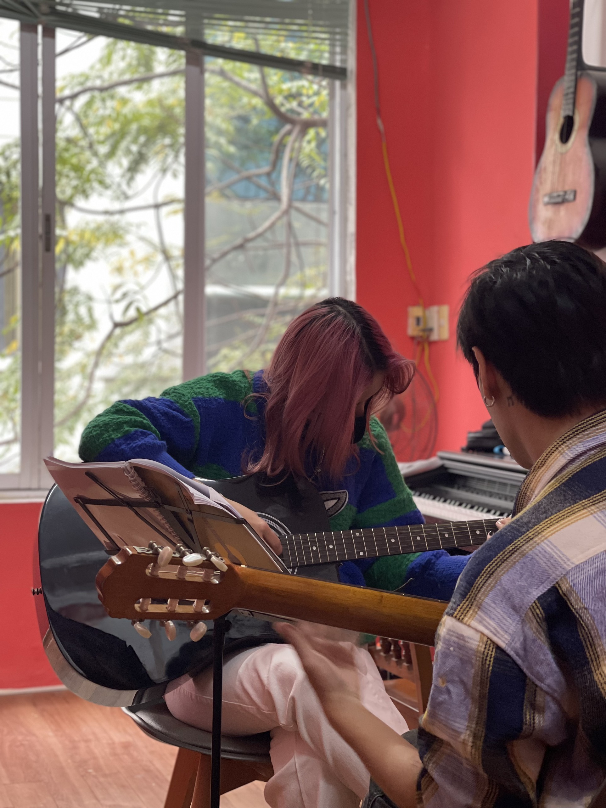 Có nhiều người nghi ngờ việc họ có khả năng chơi được guitar?