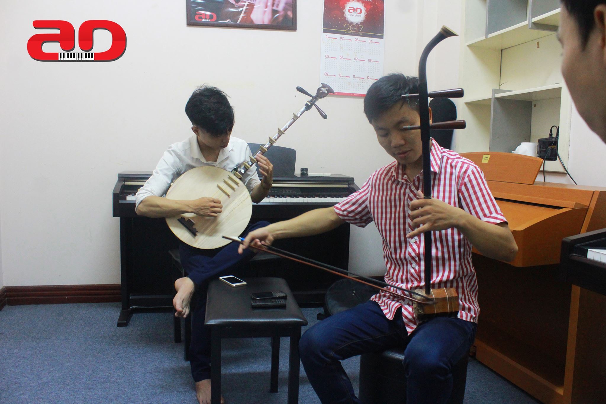Âm vực của đàn nhị nằm trong khoảng 3 quãng 8...diễn tả nhiều loại