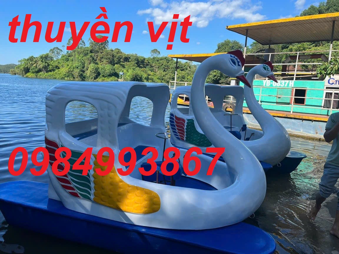 Thiên Nga đạp nước composite giao hàng toàn quốc