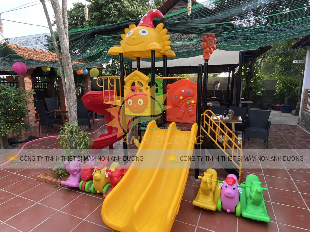 Bộ liên hoàn cầu trượt trẻ em cho trường học, sân chơi, quán cafe