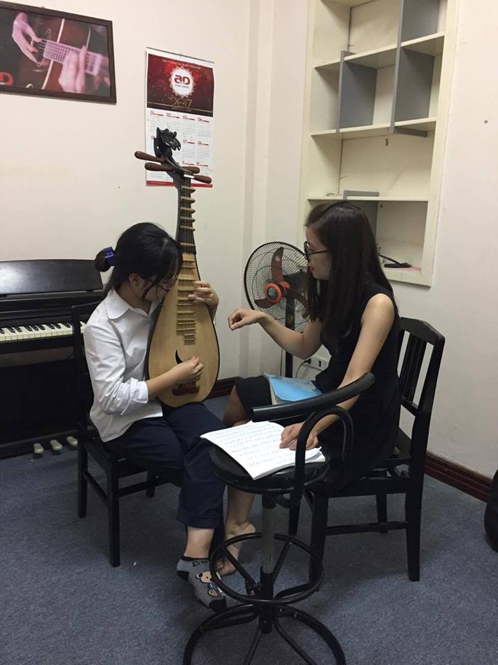 Tỳ bà lần đầu tiên được nêu danh trong lịch sử Việt Nam ,.....