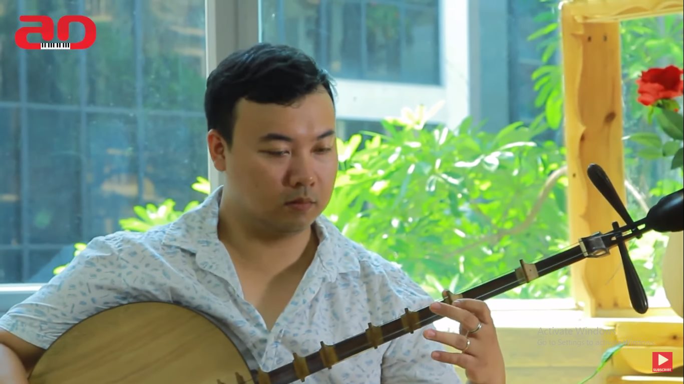 Đàn nguyệt ( nguyệt cầm ) trong miền Nam còn gọi là đờn kim