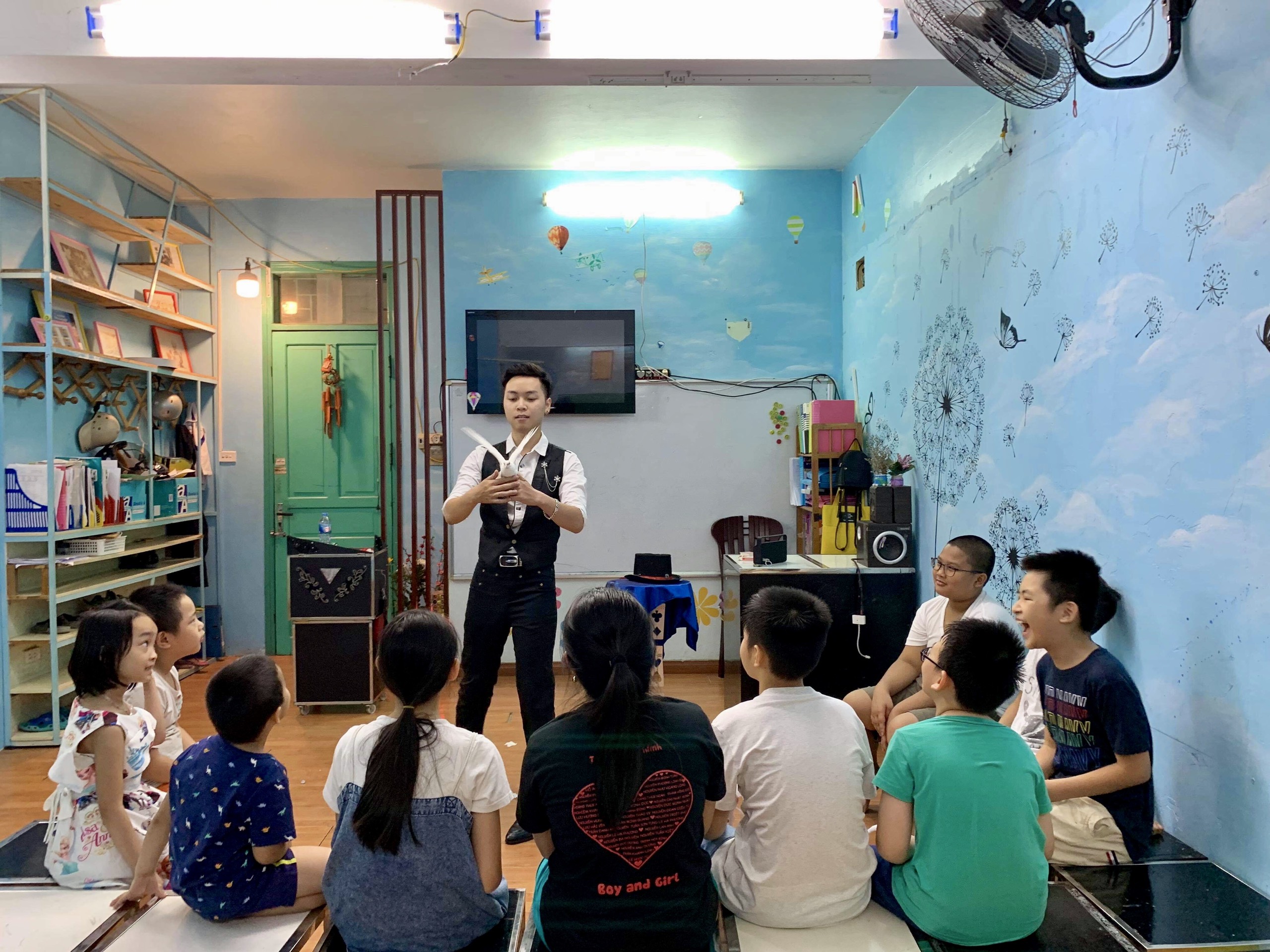 ảo thuật là nộ môn nghệ thuật chúa nhiều bí ẩn, lôi cuốn người xem