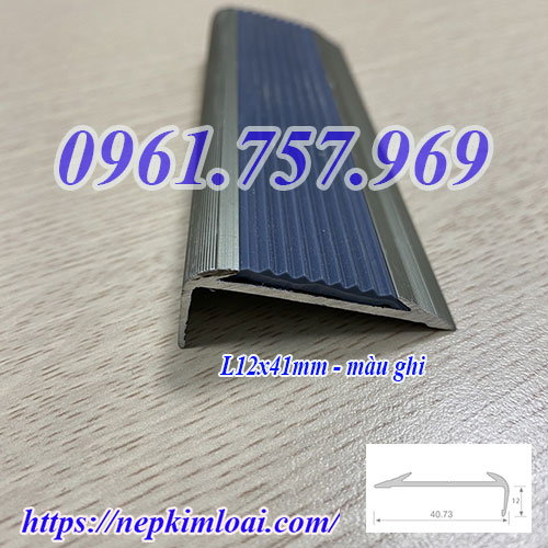 Nẹp nhôm chống trơn cầu thang, nẹp chống trượt bậc cầu thang