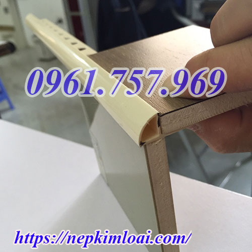 Nẹp góc màu trắng. nẹp bo góc nhựa, nẹp nhựa bo góc tròn