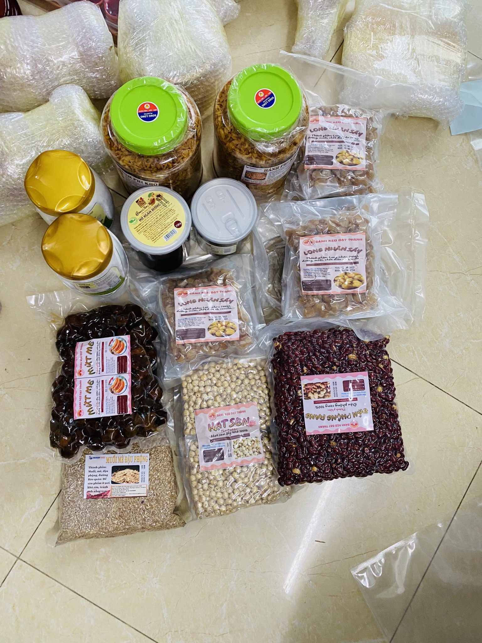 VẬN CHUYỂN HÀNG HÓA ĐI HƠN 200 QUỐC GIA
