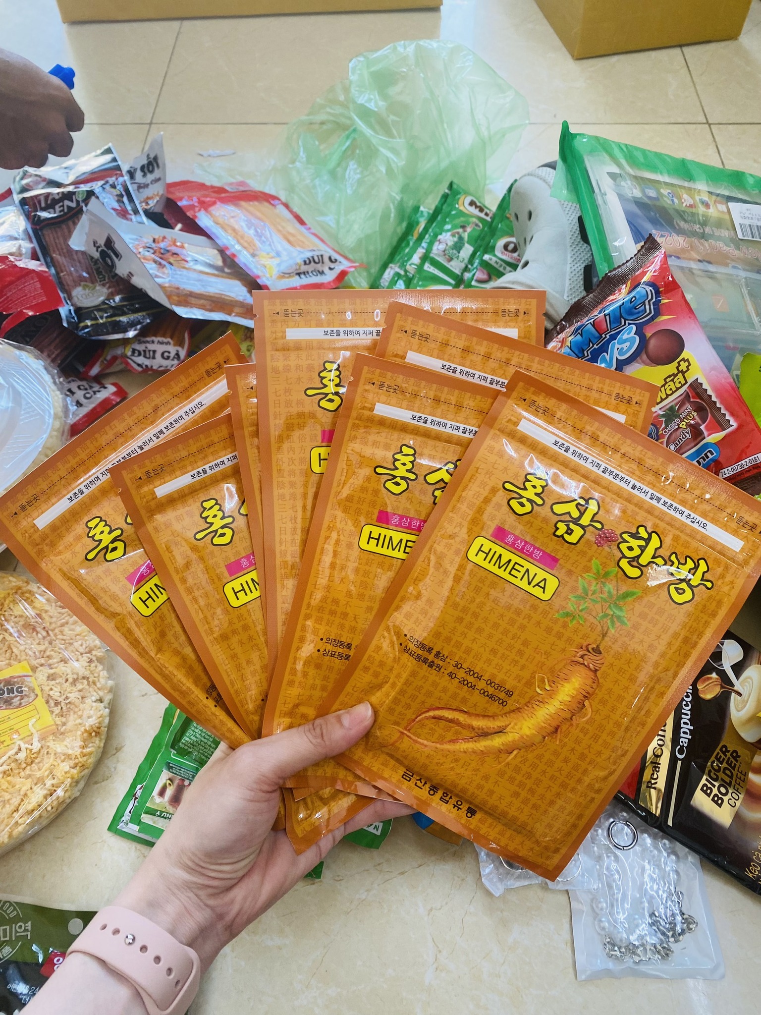 dịch vụ vận chuyển hàng hóa đi hơn 200 quốc gia
