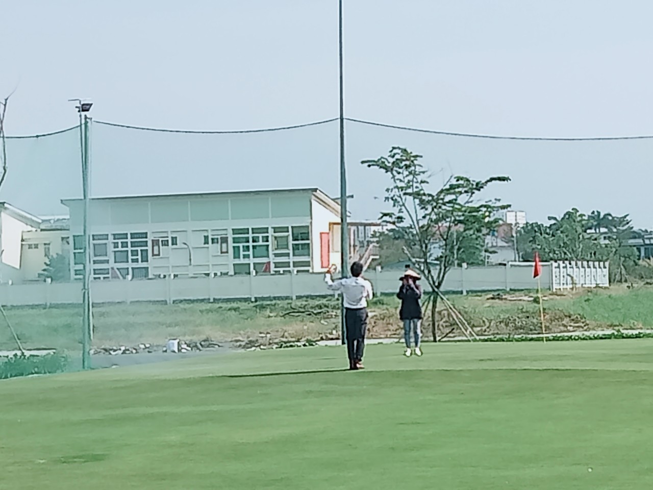 Mini Green Put - Sân Golf cỏ thật