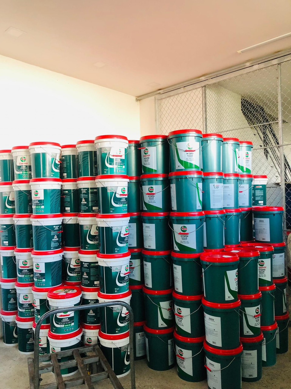 Mua bán Nhớt 10, Dầu thủy lực Castrol Hyspin AWS 68 chính hãng.