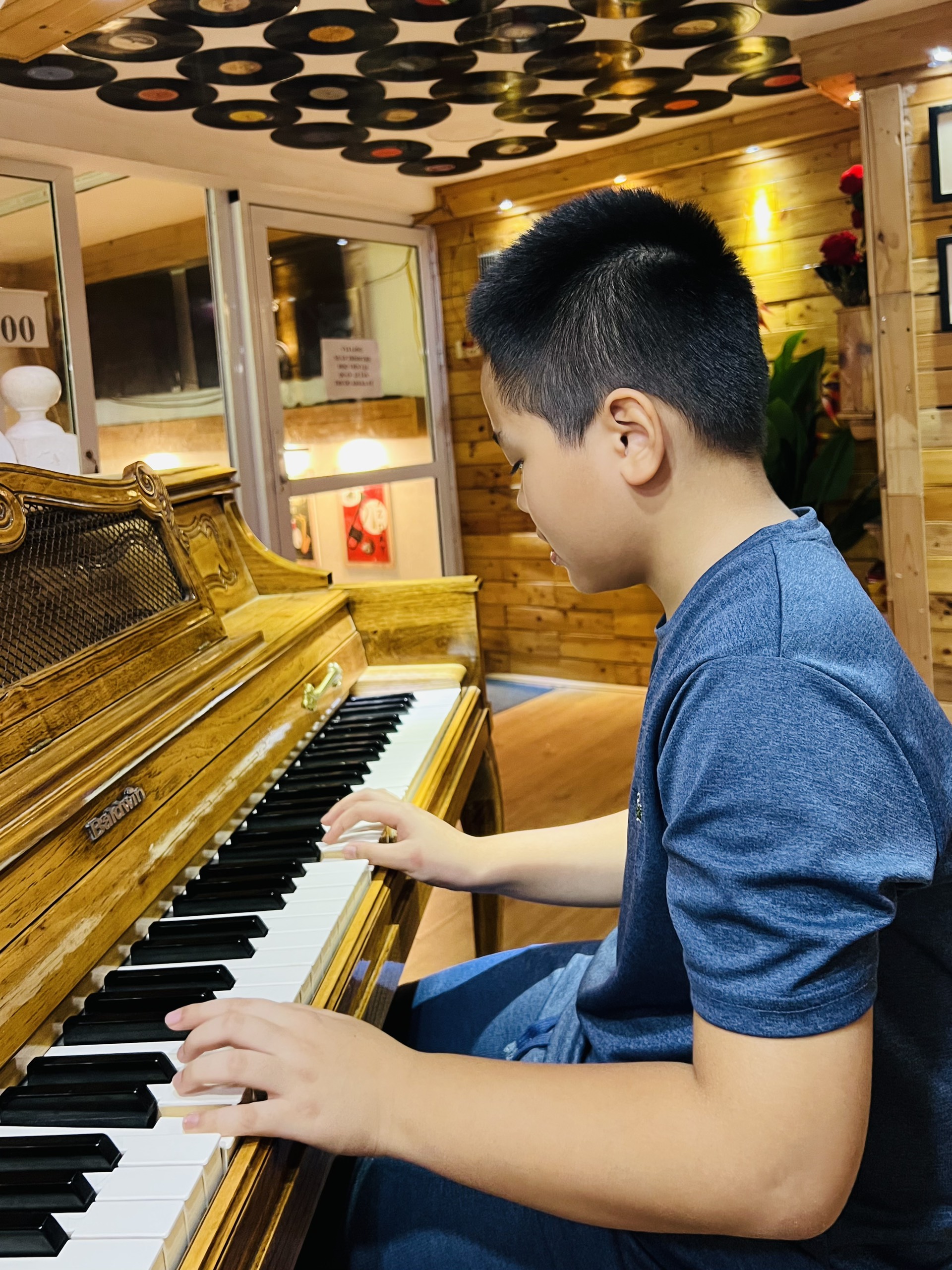 Âm nhạc thể hiện những điều không thể nói và cũng không thể lặng câm!!